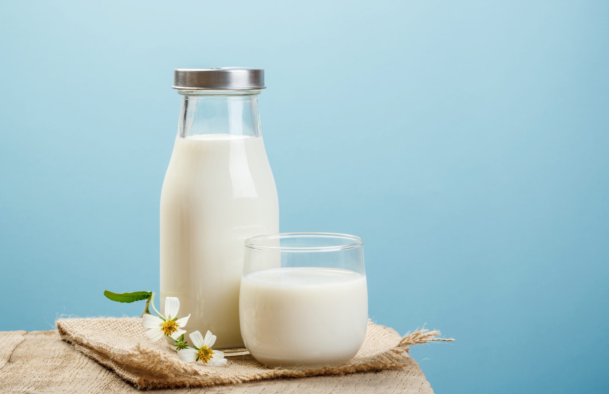 Фактическое молоко. Молочные продукты. Молочные продукции. Молоко и молочные продукты. Полезные молочные продукты.
